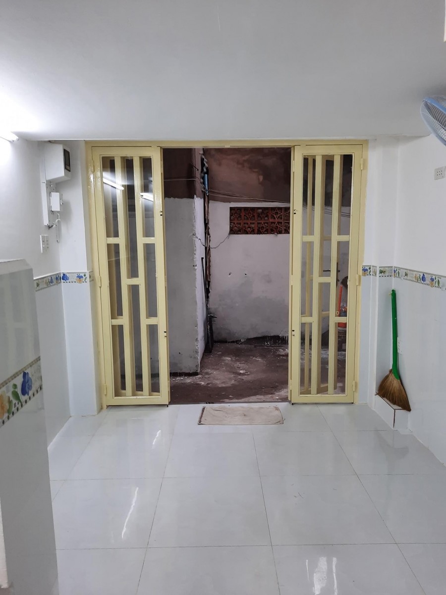 Bán nhà Bùi Đình Túy Bình Thạnh ban công thoáng đủ công năng, 2.5 tỷ