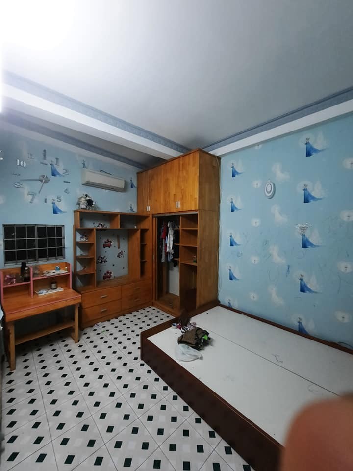 Bán nhà Lạc long Quân, Tân Bình, giá rẻ 64m2, 3 tầng, giá 6.9 tỷ, vào ở ngay