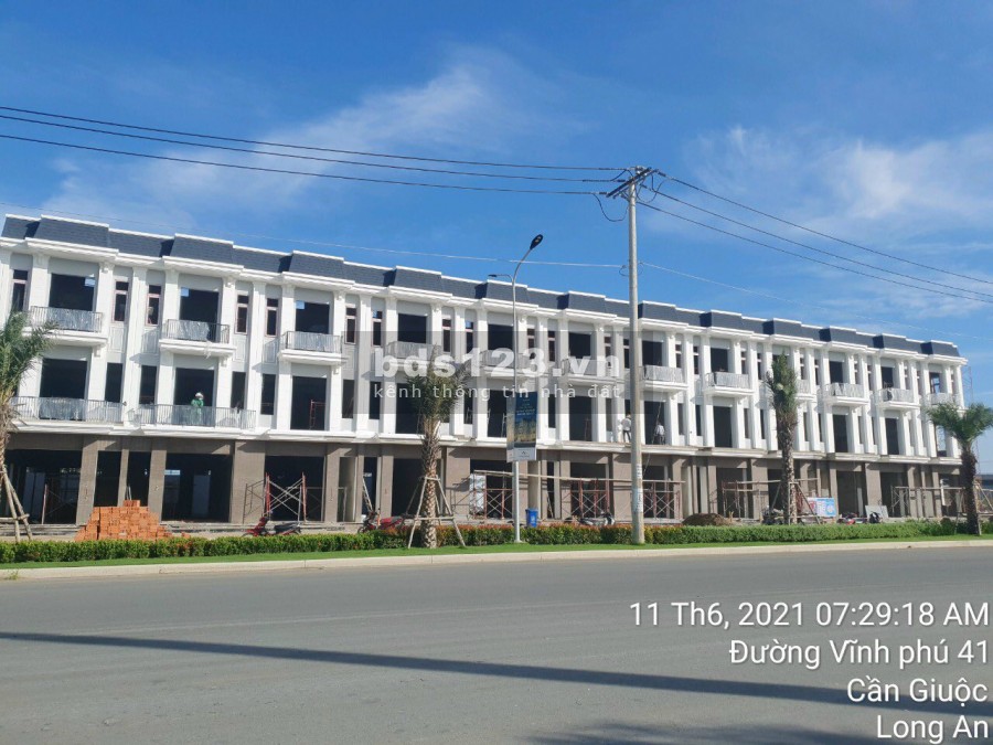 Cần bán đất KDC The Sol City cạnh chợ Hưng Long, Bình Chánh. Giá 2,979 tỷ. Chiết khấu nóng 320tr. Ngân hàng hỗ trợ 65%. SĐT 0915929127