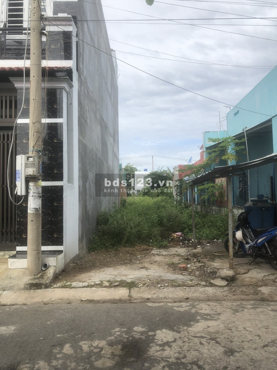 Kẹt tiền bán lô đất ngay ngã tư Quách Điêu, Vĩnh Lộc A, 110m2, giá 1 tỷ 250 triệu