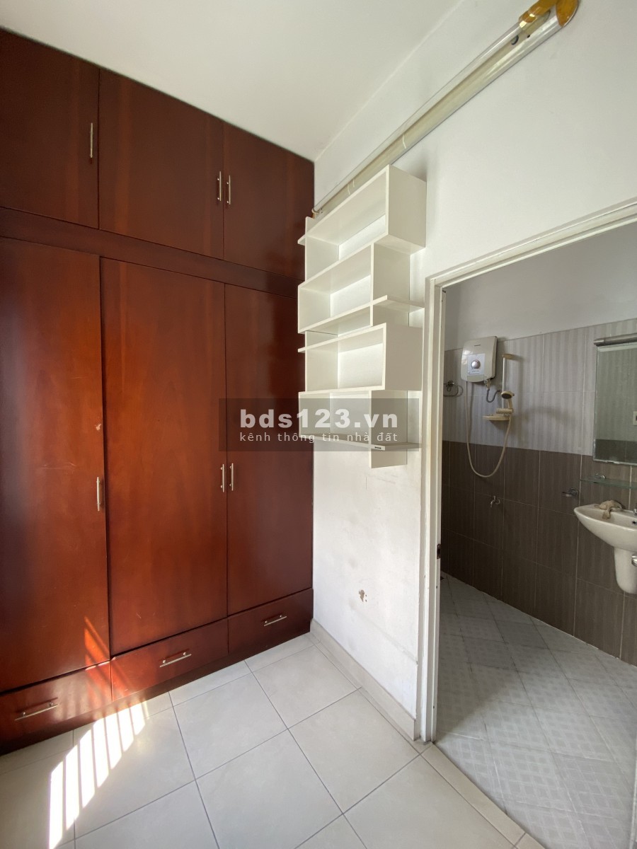 Cho thuê căn hộ chung cư Ngọc Khánh Quận 5 - 2 phòng ngủ, đầy đủ nội thất