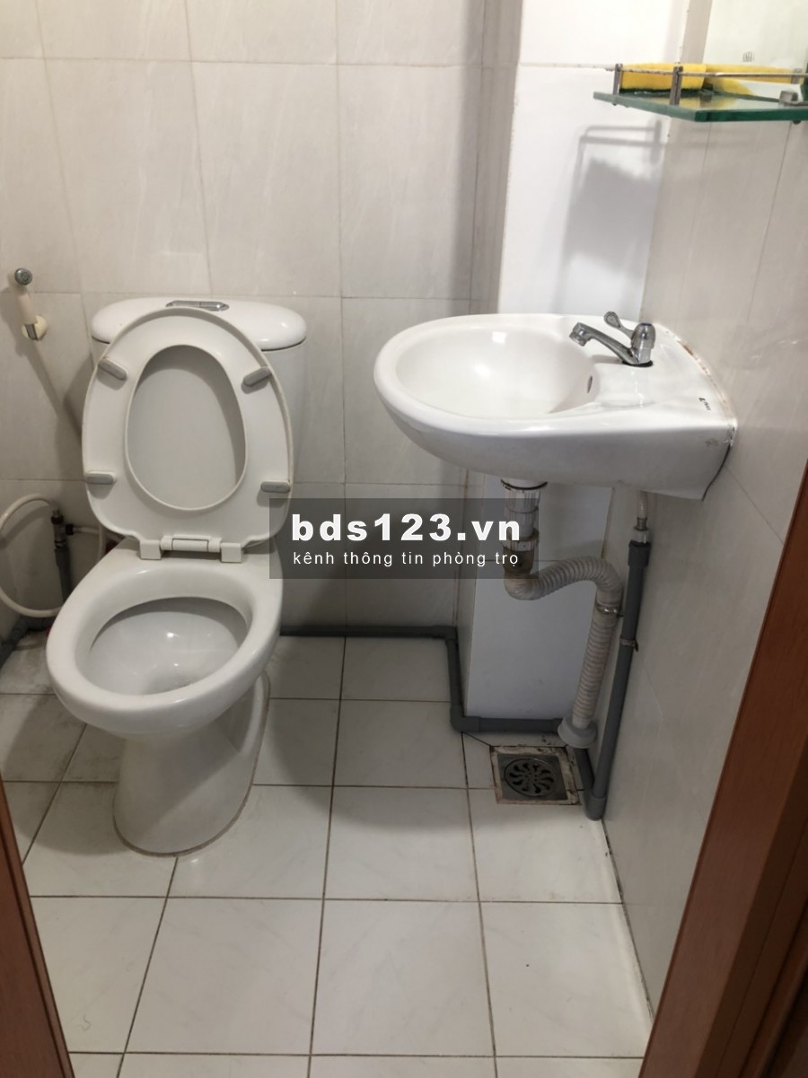 Cho thuê phòng Quận 10 giá mùa covid có gác, cửa sổ máy lạnh
