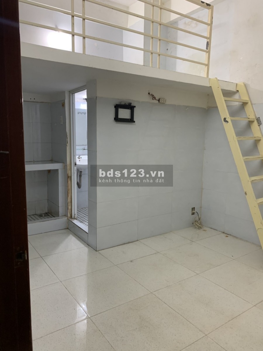 CHDV khu sân bay p2 Tân Bình, 55P gác đúc máy lạnh, thang máy.