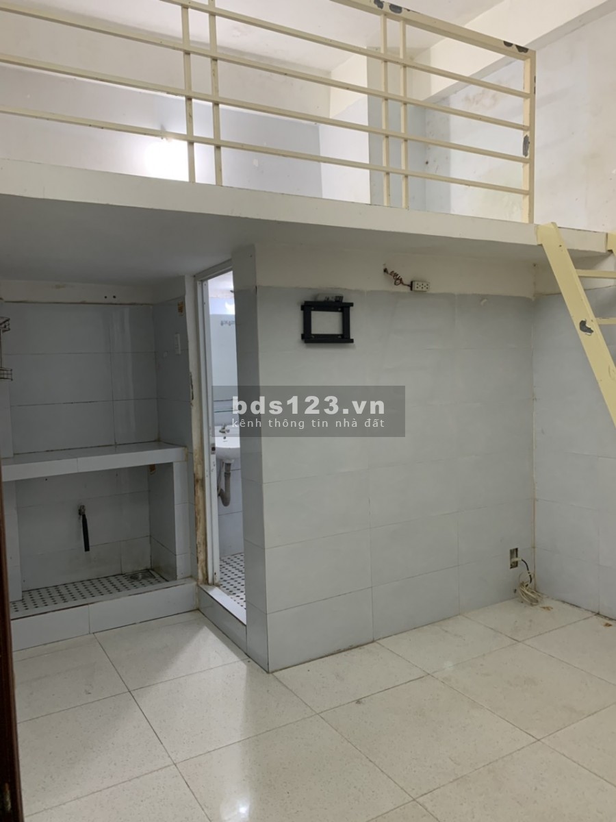 CHDV khu sân bay p2 Tân Bình, 55P gác đúc máy lạnh, thang máy.