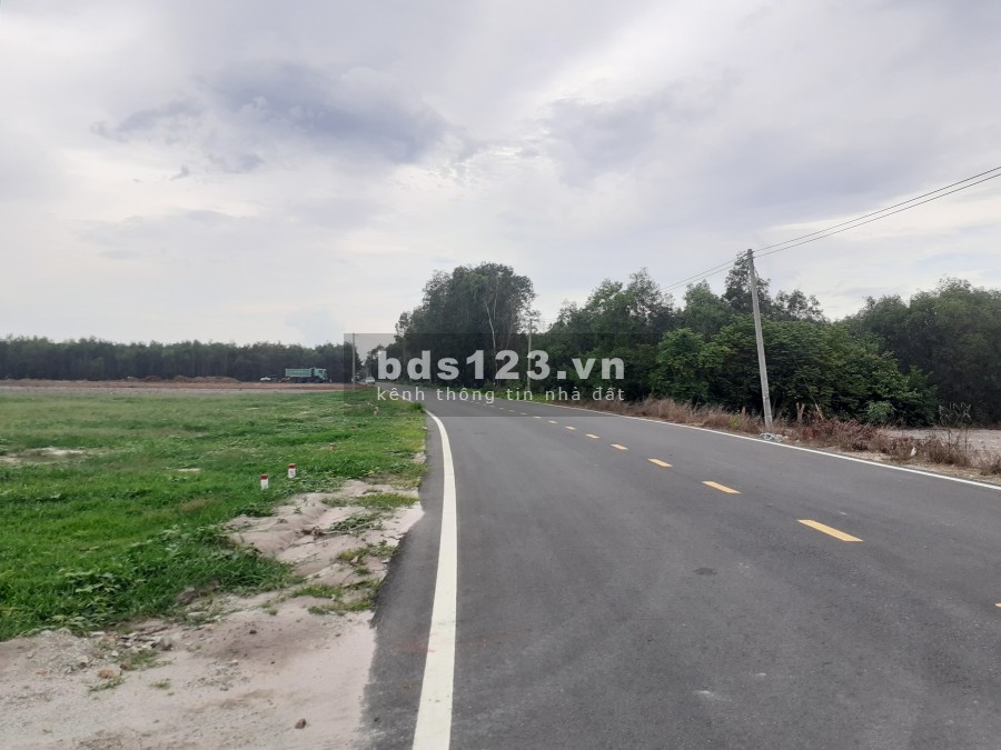 Ra nhanh lô đất mt ql55 5x27, đấy mới, 100% thổ cư, sát bên biệt thự