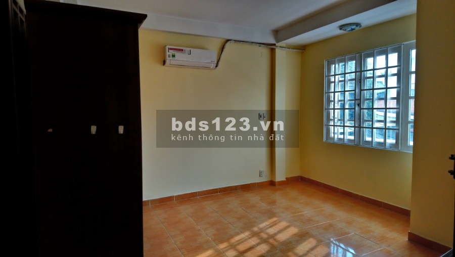 Bán nhà 2 mặt tiền 4 tầng Lạc Long Quân Quận 11 giá chỉ 6.55 tỉ