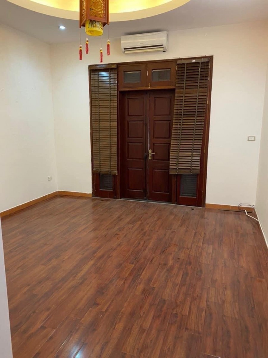12.5 Tỷ phân lô Khuất Duy Tiến Thanh Xuân. vỉa hè ô thang máy ở và kinh doanh, dt 77m2*4T 0835967888