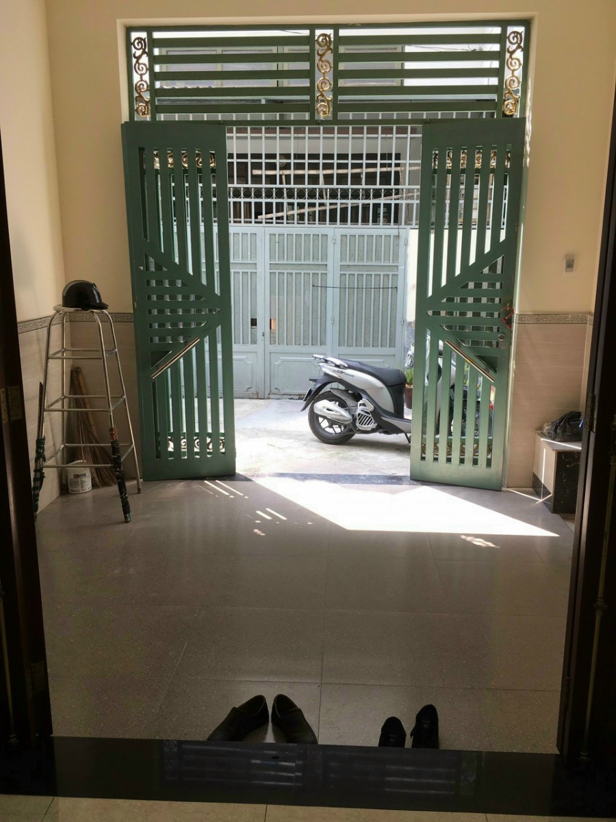 Nhỉnh 3 tỷ có nhà đẹp hẻm xe hơi 2 tầng, 51m2, shr, gần ngay mặt tiền đường Tân Thới Hiệp 21, Quận 12