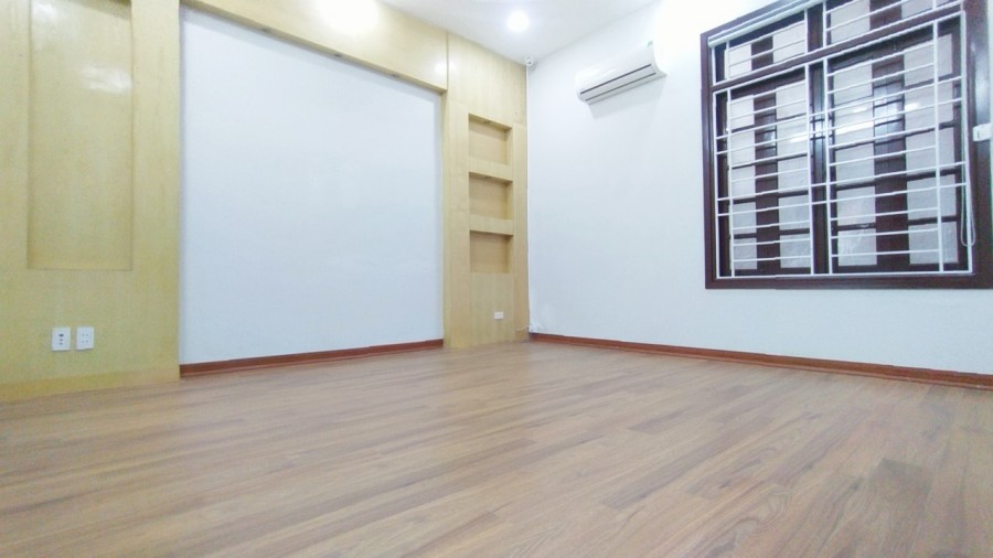 Hiếm nhà Phố Vọng cho thuê, MT 5m, dt 100m2/sàn, giá 35 tr/tháng