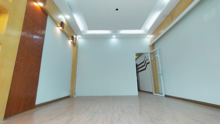 Hiếm nhà Phố Vọng cho thuê, MT 5m, dt 100m2/sàn, giá 35 tr/tháng