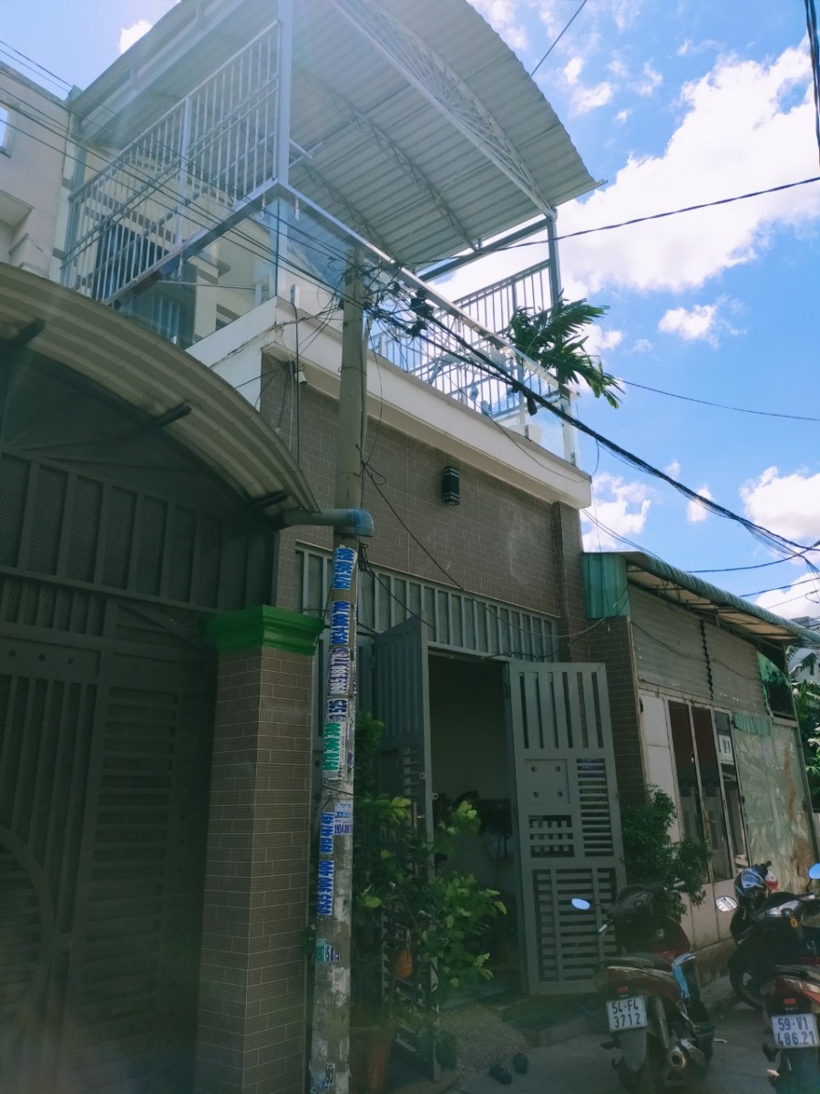 Nhỉnh 3 tỷ có nhà đẹp hẻm xe hơi 2 tầng, 51m2, shr, gần ngay mặt tiền đường Tân Thới Hiệp 21, Quận 12