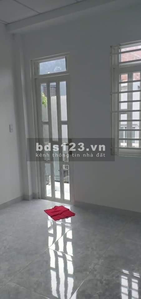 Cho thuê nhà 1 trệt + 1 lầu hẻm 160 Nguyễn Văn Quỳ, hẻm xe tải