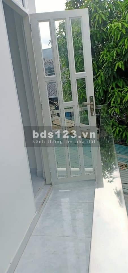 Cho thuê nhà 1 trệt + 1 lầu hẻm 160 Nguyễn Văn Quỳ, hẻm xe tải
