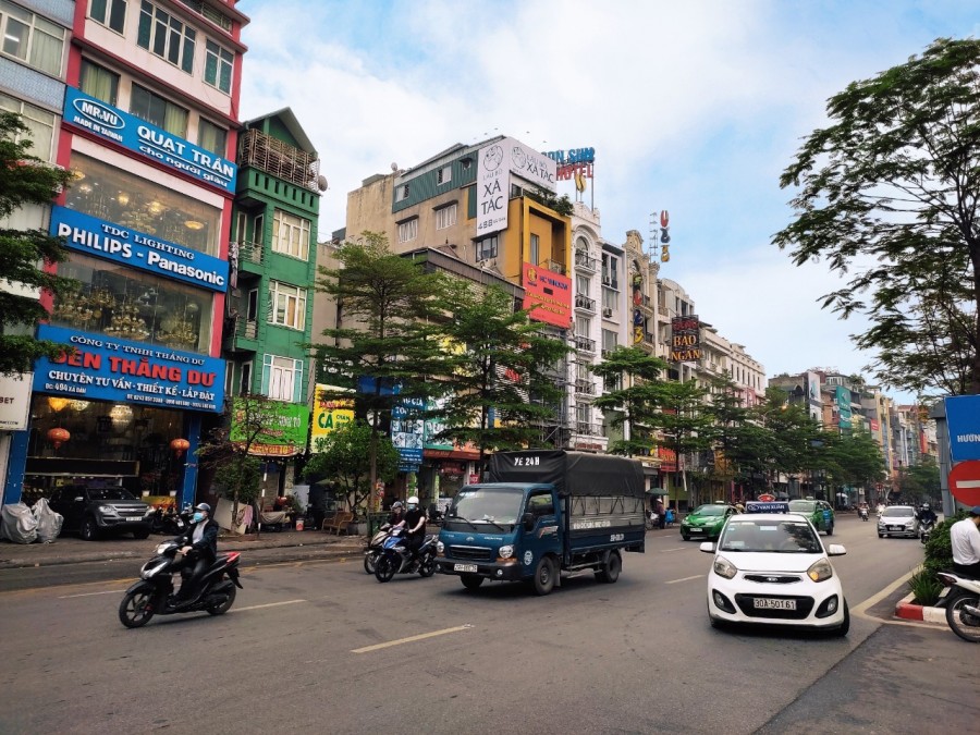 Mặt phố Xã Đàn Quận Đống Đa, 7 tầng thang máy, dt 162m2, mt 6.2m, thu nhập 155 triệu/tháng