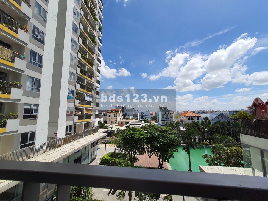 Cho thuê Opal Garden 70m2 tầng thấp có 2 máy lạnh, sofa, giường tủ LH 0906294299