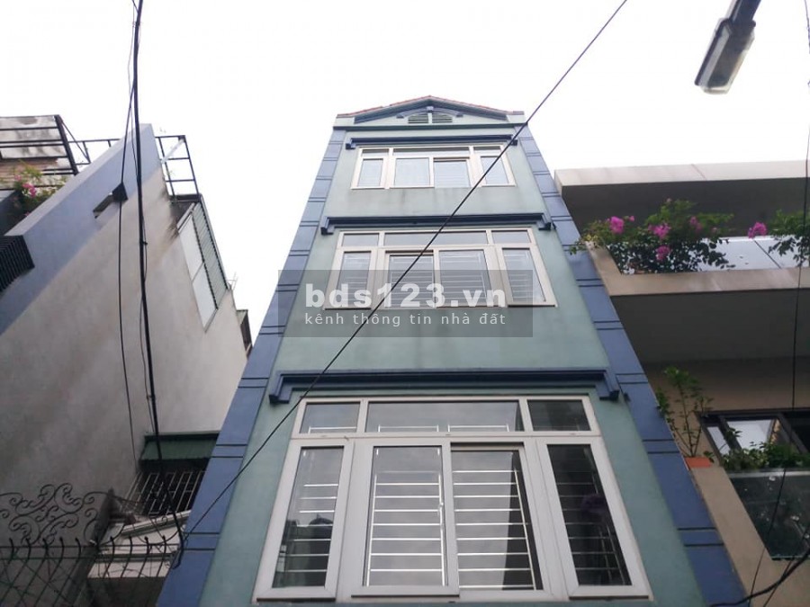 Bán nhà đẹp Ái Mộ, ô tô qua nhà, 46m2, 4 tầng, MT 4m, giá chào 4,5 tỷ.
