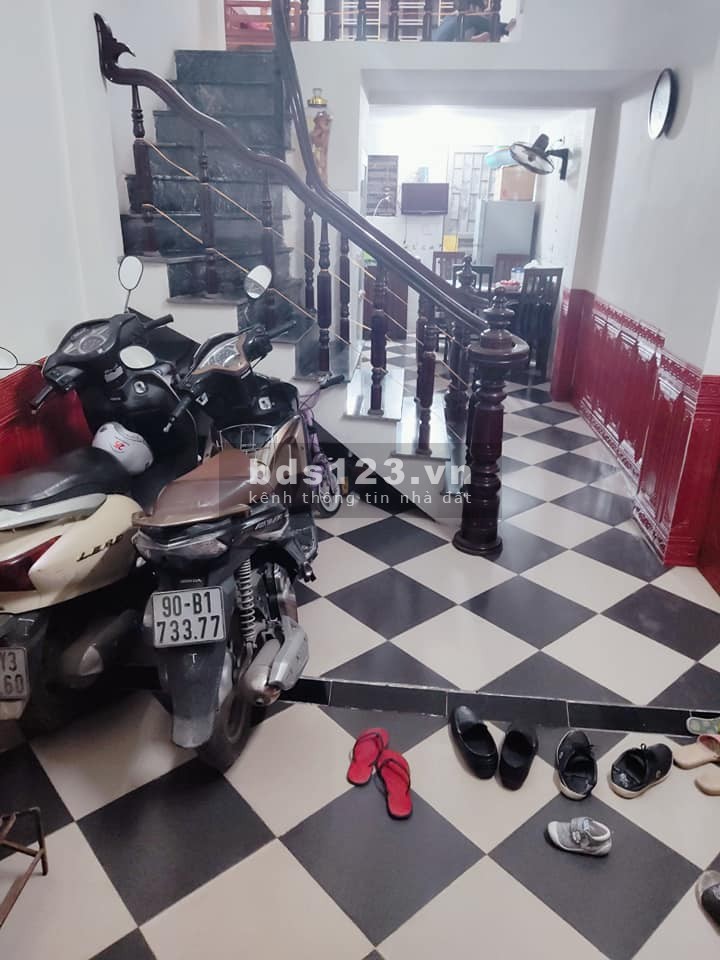 Bán nhà Vạn Phúc ngõ thông thoáng oto giá bán nhỉnh 3 tỷ, lhcc