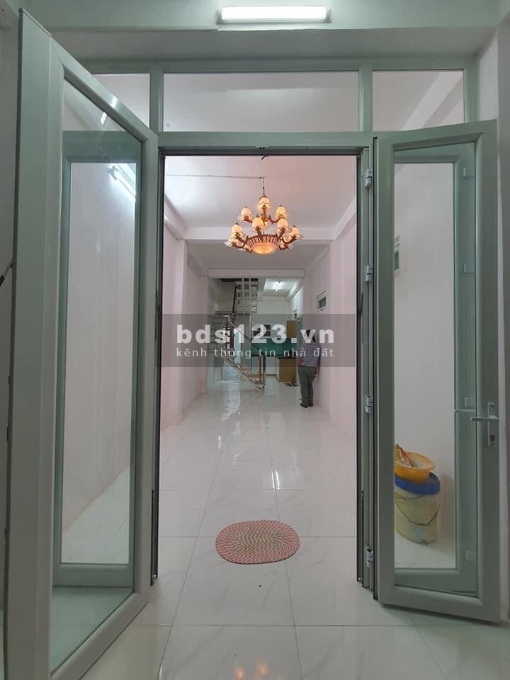 Nhà Lạc Long Quân, Phường 10, sổ vuông.