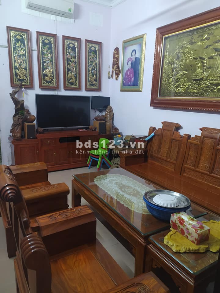 Bán nhà mặt phố Nguyễn Văn Cừ, Quận Long Biên, dtt 105m2, giá 22 tỷ, kinh doanh đỉnh