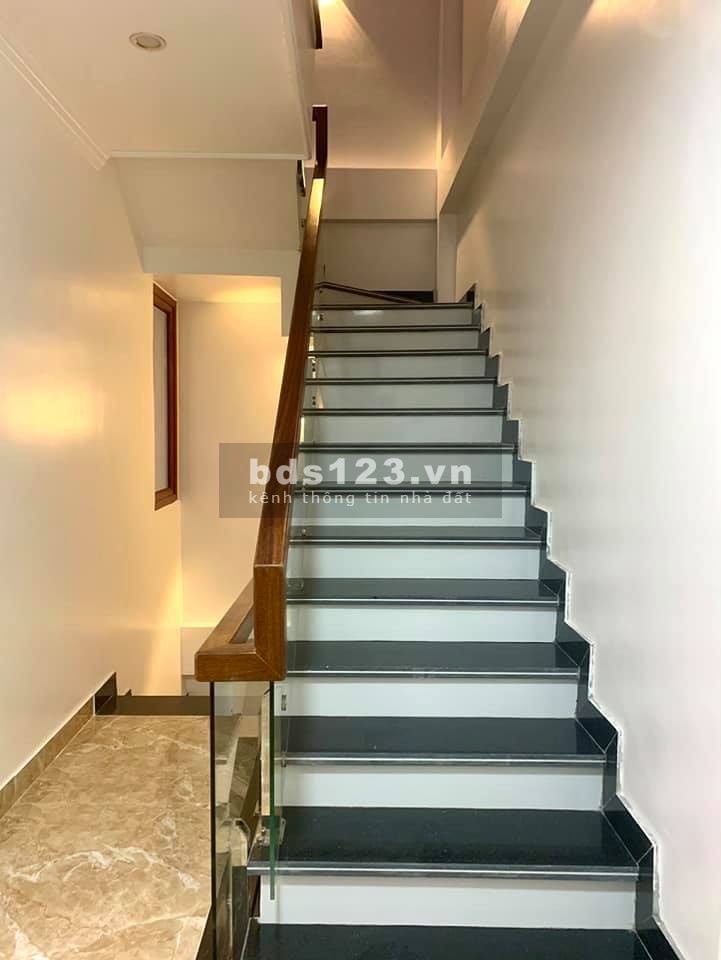 Cực đẹp bán nhà 4 tầng tại TĐC Vinhome Xi Măng Giá chính chủ 4,42 tỷ