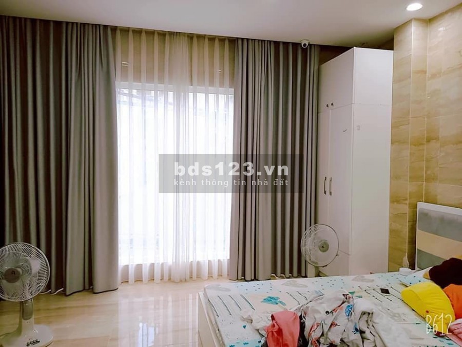 Bán nhà hiếm ngõ 445 Nguyên Khang, Quận Cầu Giáy, dt 30m2, 5 tầng đúc, giá 3 tỷ