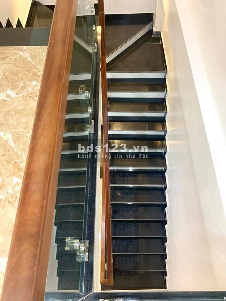 Cực đẹp bán nhà 4 tầng tại TĐC Vinhome Xi Măng Giá chính chủ 4,42 tỷ