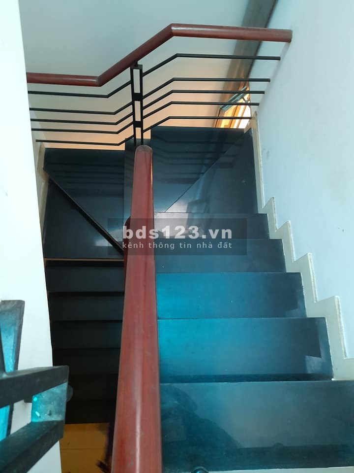 Bán nhà MTKD nữ anh hùng Út Tịch, Phường 4 Q.Tân Bình giá 10.5tỷ