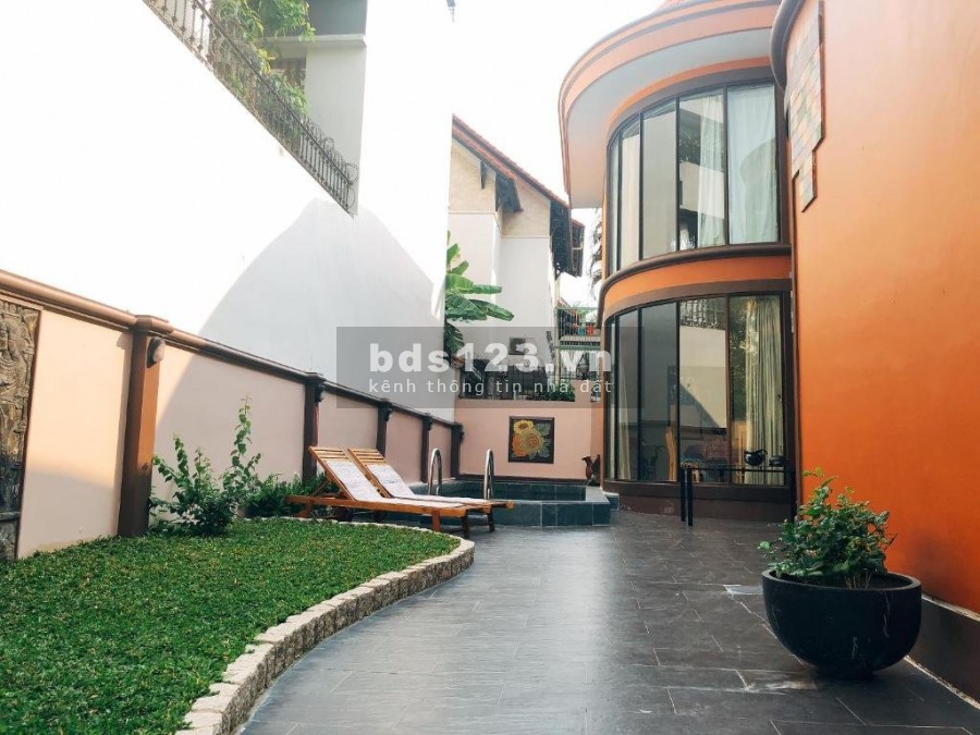 Cho thuê Villa 400m2, 1 trệt 1 lầu 5 pn, hồ bơi sân vườn rộng Thảo Điền, Quận 2