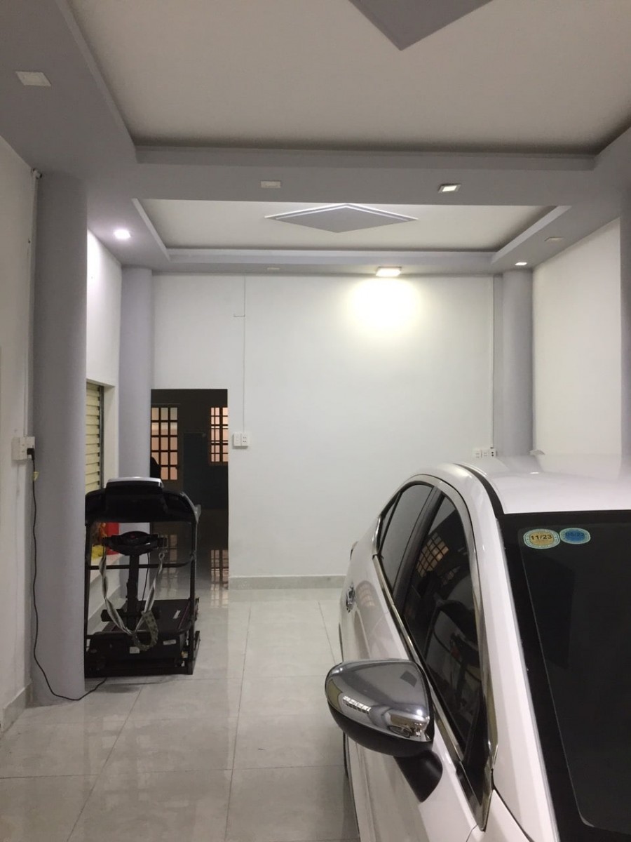 Bán nhà mặt tiền đường 4 Phước Bình Quận 9 diện tích sử dụng giá 7.6 tỷ