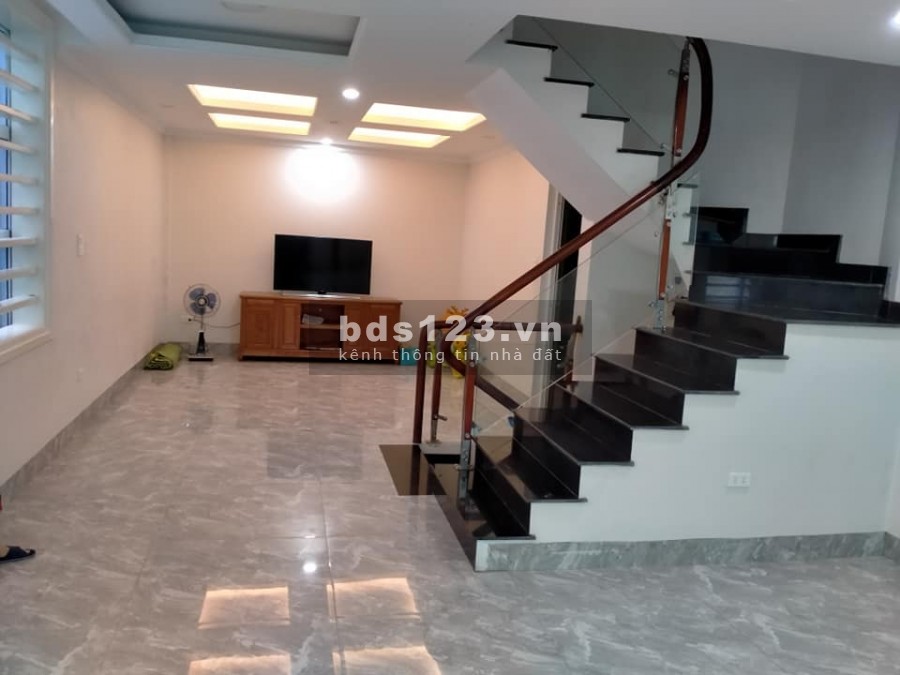 Mễ Trì Hạ lô góc đúc 5 tầng Gara ô tô dt 86m2, Mt 5,5m giá chỉ 8,1 tỷ.