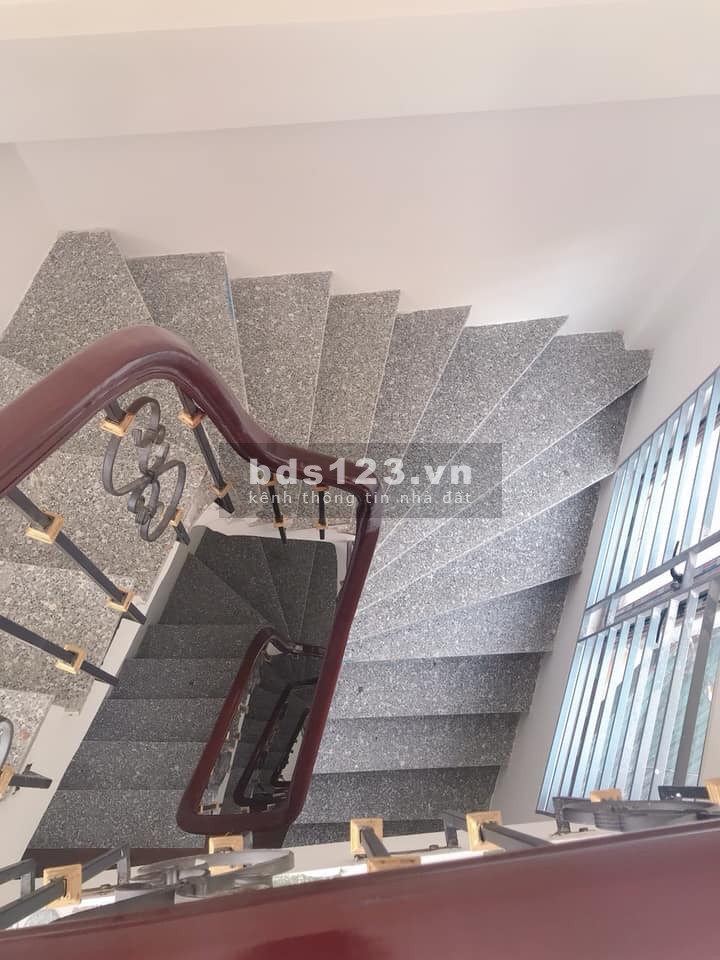 Bán nhà Bạch Mai ngõ nông, nhà mới siêu đẹp, dt 41,5m 5 tầng 3,75 tỷ