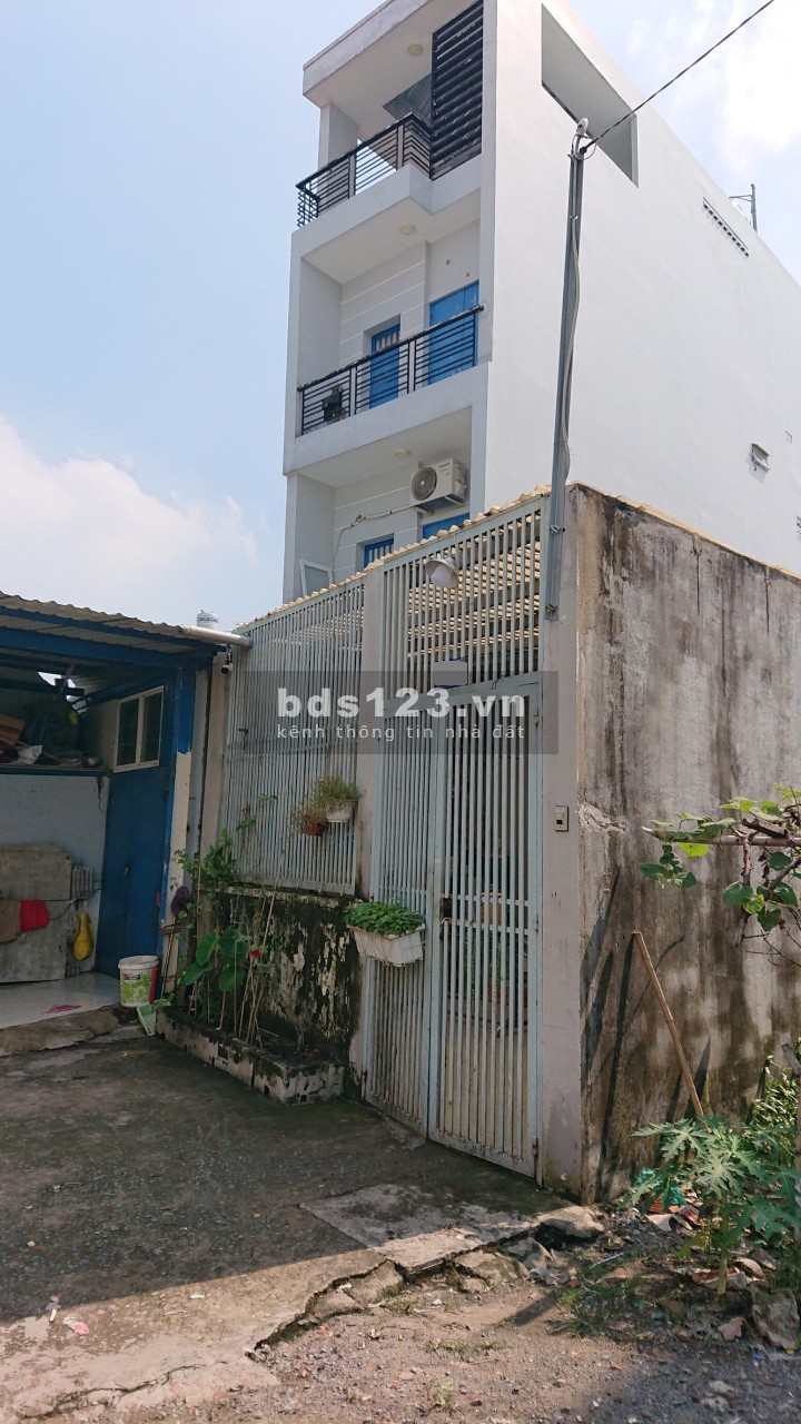 Bán đất đường Dương Quảng Hàm, Gò Vấp diện tích 108m2,…