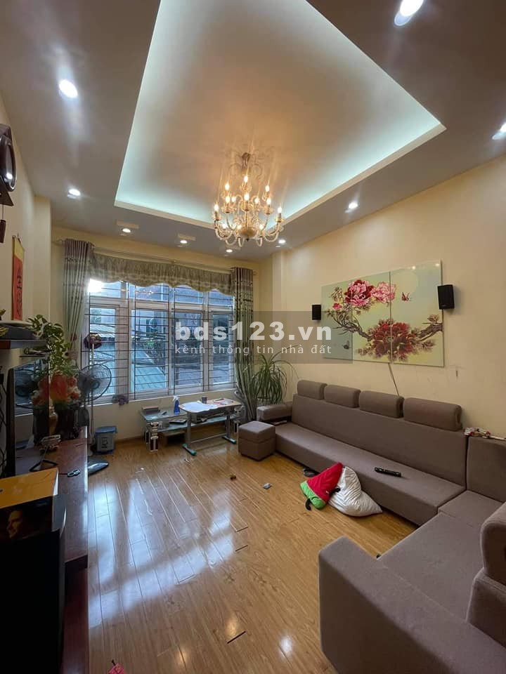Bán nhà đẹp Ái Mộ, ô tô qua nhà, 46m2, 4 tầng, MT 4m, giá chào 4,5 tỷ.