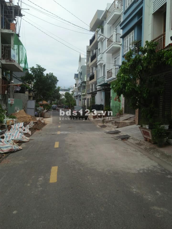 Cho thuê nhà sân đậu ô tô 1 trệt 3 lầu đường Hiệp Bình, P. Hiệp Bình Phước, Thủ Đức