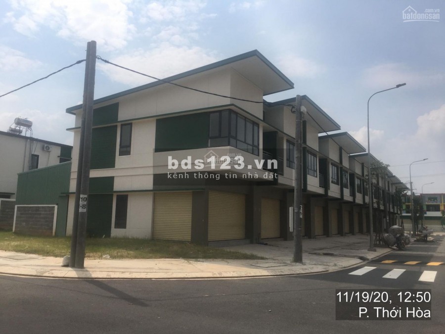 Nhà cho thuê và bán gốc 2 mặt tiền, khu dân cư hiện hữu
