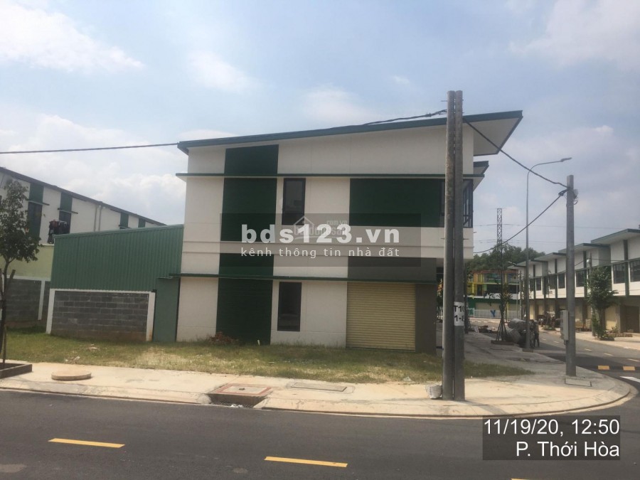 Nhà cho thuê và bán gốc 2 mặt tiền, khu dân cư hiện hữu