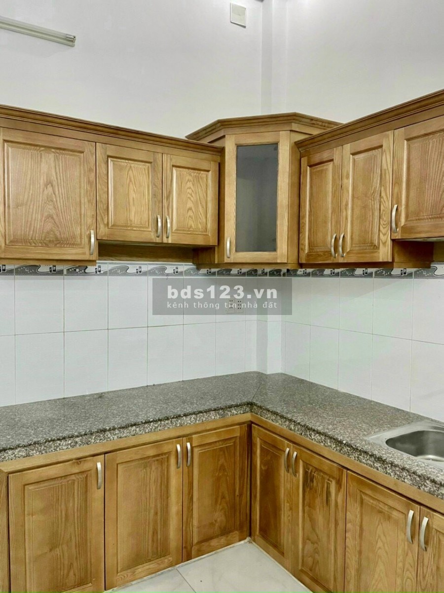 Bán gấp nhà gần chợ Trung Thanh, kcn Cầu Tràm, cách Quốc Lộ 1A 10 phút đi xe máy