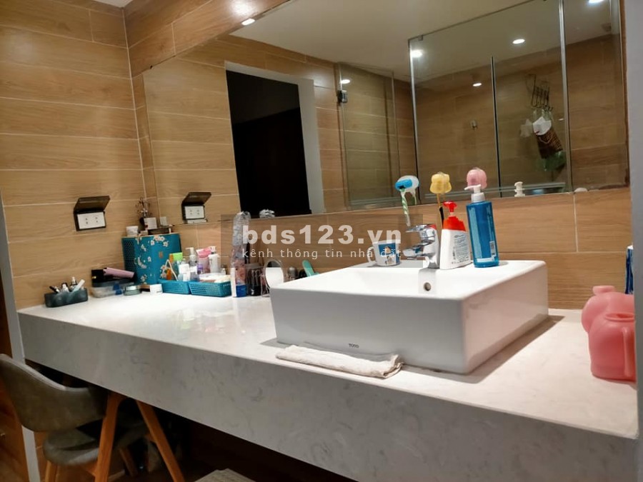 Bán Nhà Hoàng Ngân diện tích 56M2, 4 tầng, mặt tiền 5.1m, gián bán chỉ 5.6 Tỷ