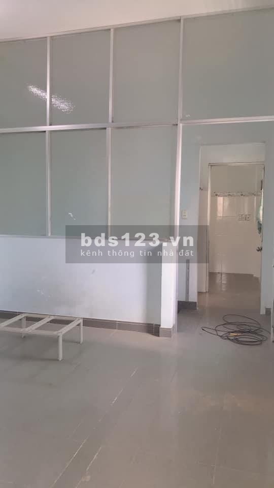 Bán nhà đường Huỳnh Văn Bánh phường 17, lô góc hẻm 4m, giá 4.3 tỷ