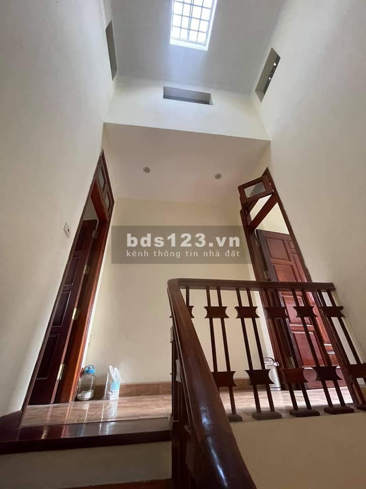 Bán nhà đẹp Ái Mộ, ô tô qua nhà, 46m2, 4 tầng, MT 4m, giá chào 4,5 tỷ.