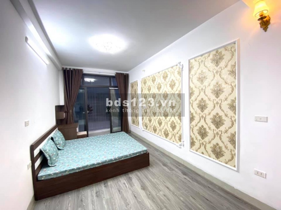 Bán nhà Hoàng Mai, 30m2 x 4 Tầng x MT 3.2m, Vài bước ra phố sầm uất, sổ đỏ chính chủ