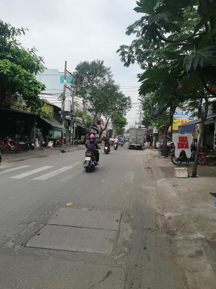Quá kẹt tiền bán gấp lô góc 2 mặt thoáng. 3 bước qua Gò Vấp, Tân Tình.