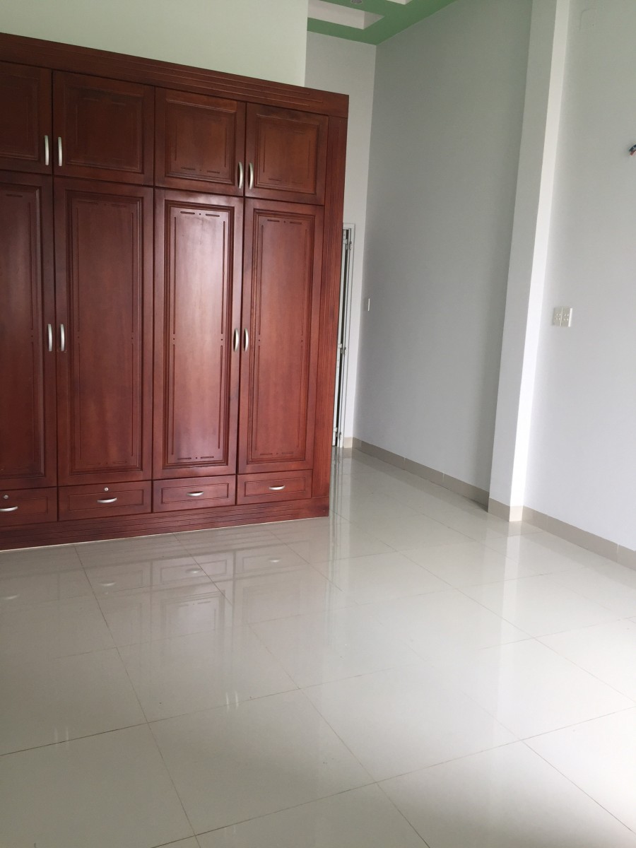 Nhà bán Huỳnh Tấn Phát, Quận 7. Kế bên khu Nam Long. 76m2, 5 tỷ.