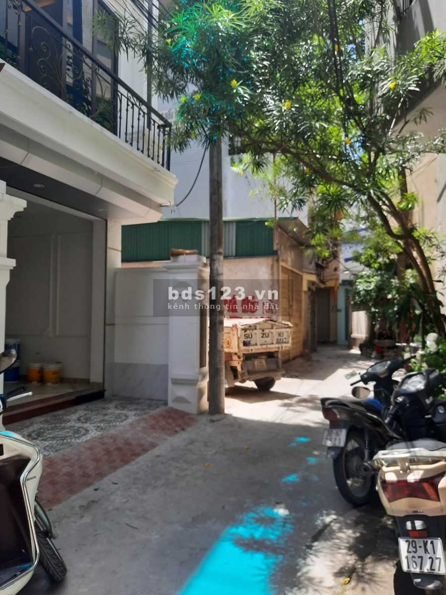 Bán nhà 3 tầng Ngọc Lâm, Quận Long Biên ô tô đỗ cửa, kinh doanh đỉnh