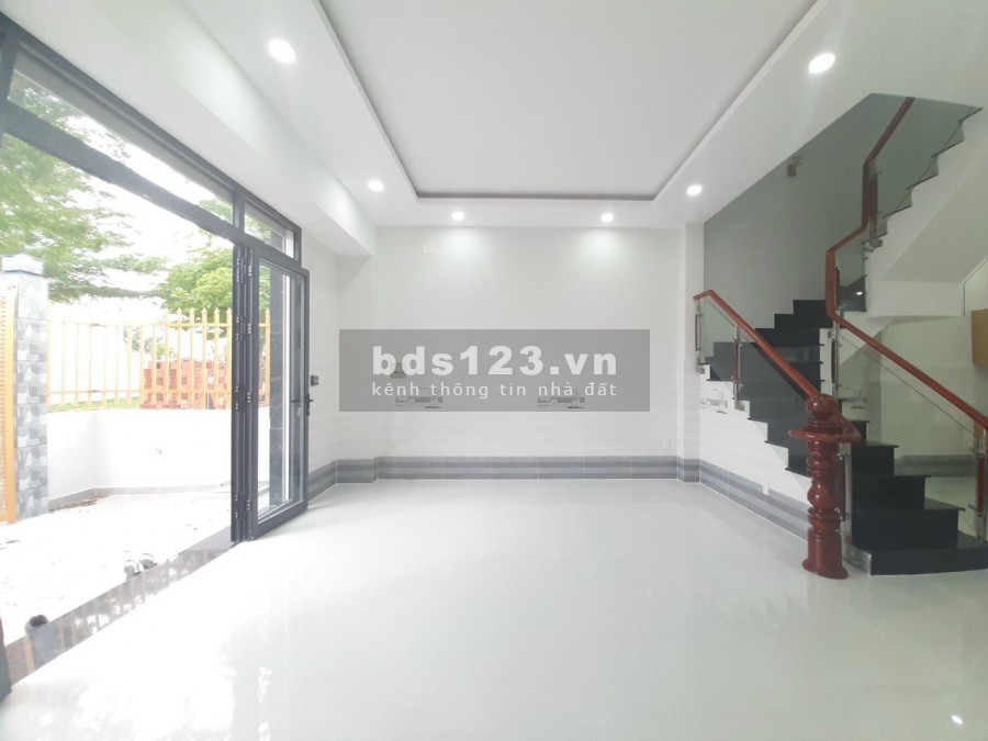 Bán gấp nhà gần chợ Trung Thanh, kcn Cầu Tràm, cách Quốc Lộ 1A 10 phút đi xe máy