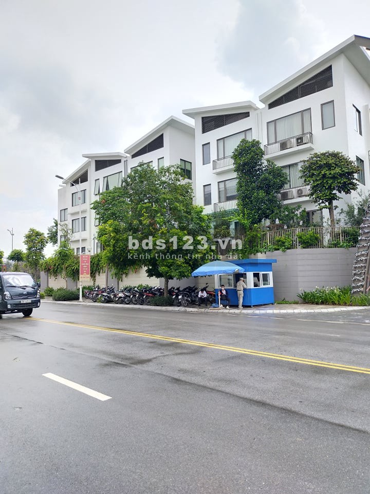Bán gấp nhà Phường Ngọc Thụy, Quận Long Biên, Hà Nội, 4 tầng, giá 2.9 tỷ