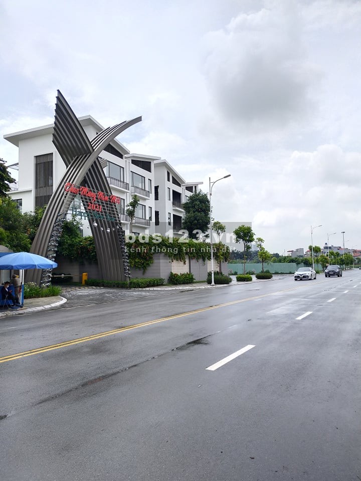 Bán gấp nhà Phường Ngọc Thụy, Quận Long Biên, Hà Nội, 4 tầng, giá 2.9 tỷ