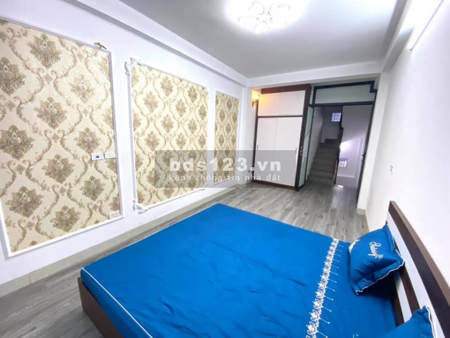 Bán nhà Hoàng Mai, 30m2 x 4 Tầng x MT 3.2m, Vài bước ra phố sầm uất, sổ đỏ chính chủ