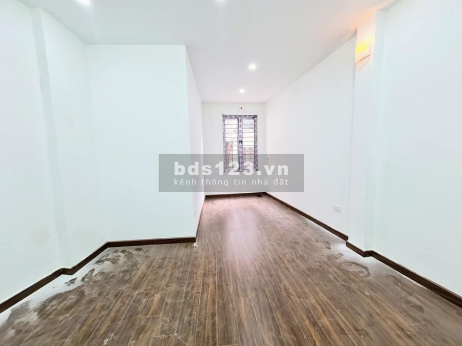 Bán nhà Minh Khai, 26m2 x 4 Tầng x MT 3.1m, Vài bước ra phố sầm uất, sổ đỏ chính chủ