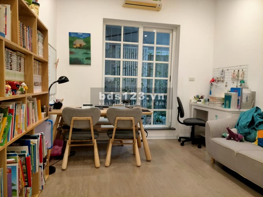 Bán Nhà Hoàng Ngân diện tích 56M2, 4 tầng, mặt tiền 5.1m, gián bán chỉ 5.6 Tỷ
